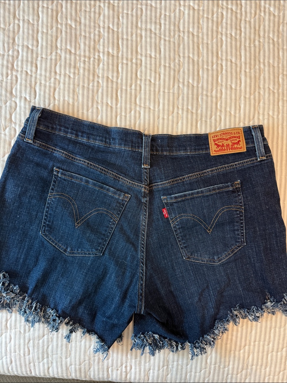 Levi’s Red Tag Dark Wash Denim Shorts - Picture 7 of 14